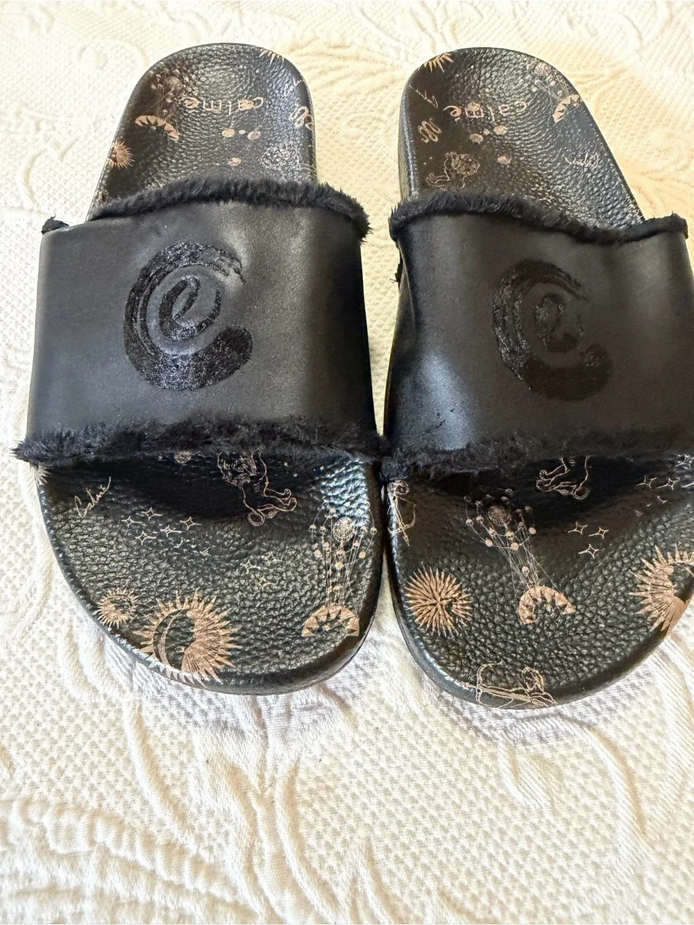 Calme comfortable black